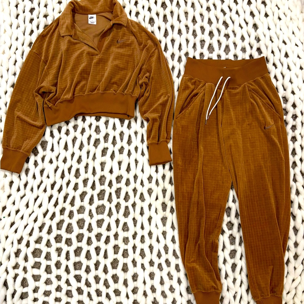 Nike Brown Track Pants & Joggers Set